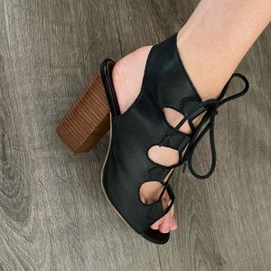 ALDO Strappy Wood Block Heels Size 8